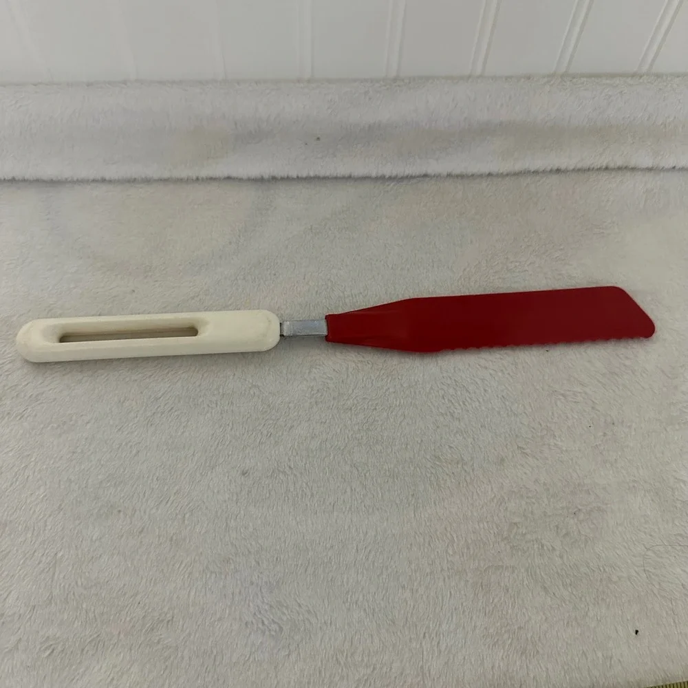 Bonny Serrated Icing Knife‎ Crate & Barrel Spatula Set Red White Vntg Excellent